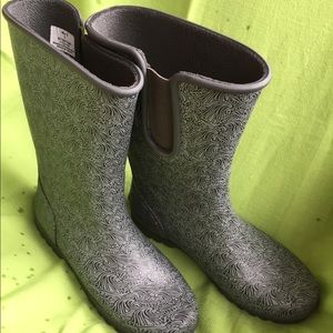 Gray Sperry rain boots. Size 7
